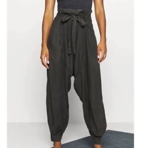 Free People Beach Black High-Waisted Harem Pants (S)